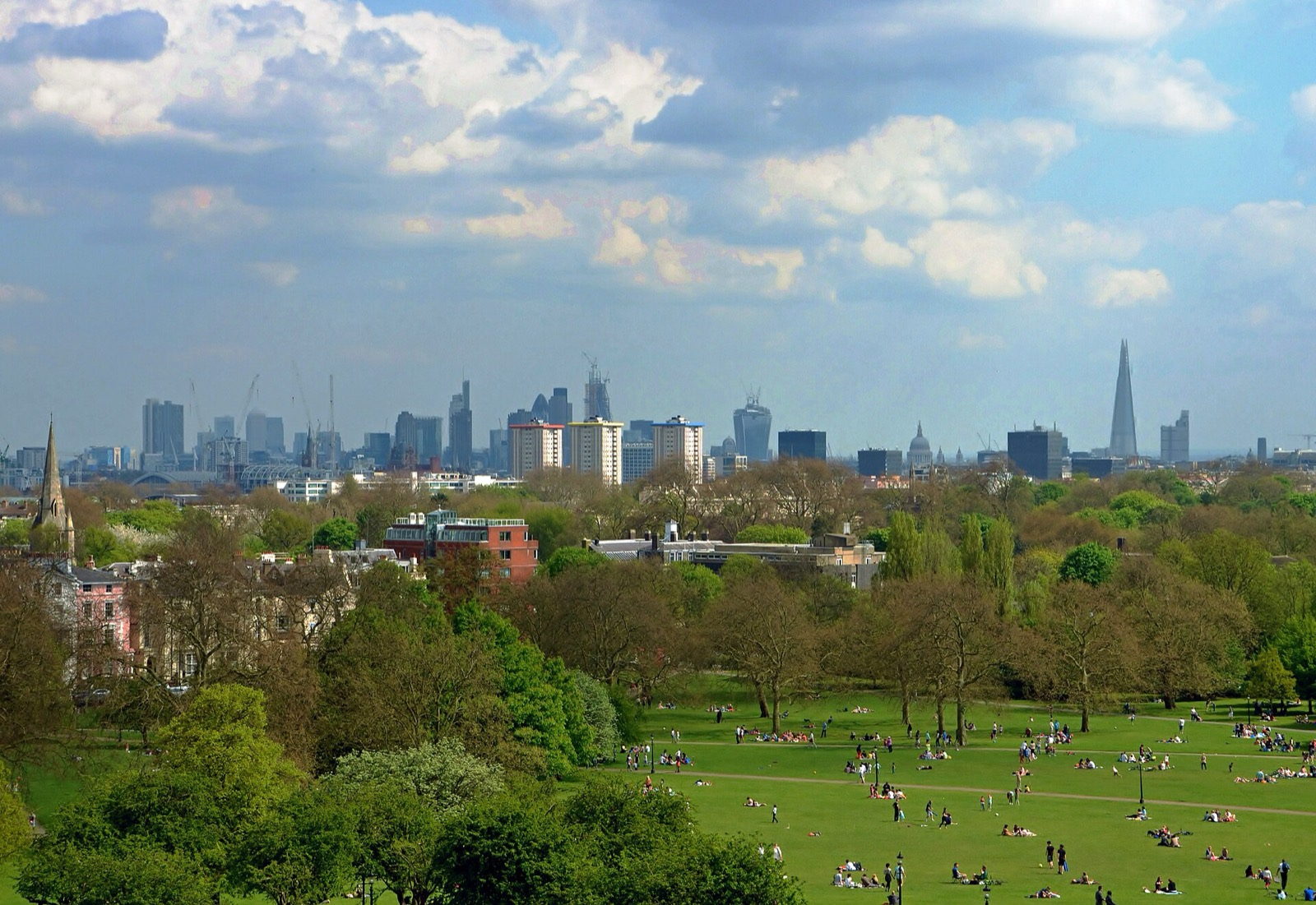 Primrose Hill’den güneye, şehir silüetine bakış