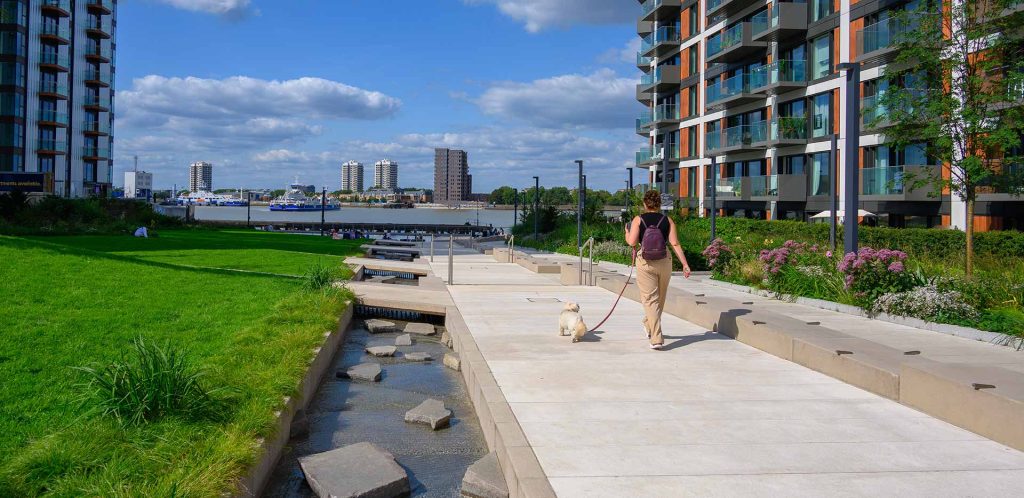 royal-arsenal-riverside-woman-and-dog